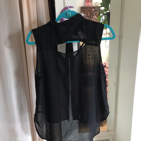 cut out tank top blouse | high-low | button down - Picture 7 of 9